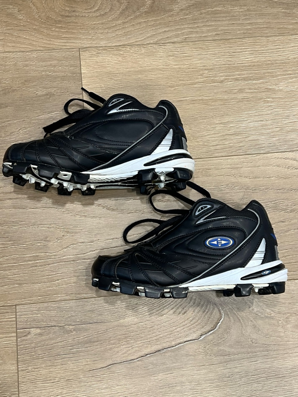 Easton Redline Low Cleats Size 6.5
